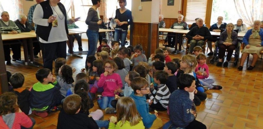 Goûter du CCAS à la maison de retraite